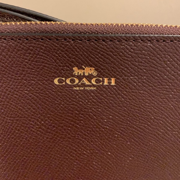 NEW Coach Oxblood Leather Wristlet - Picture 4 of 7